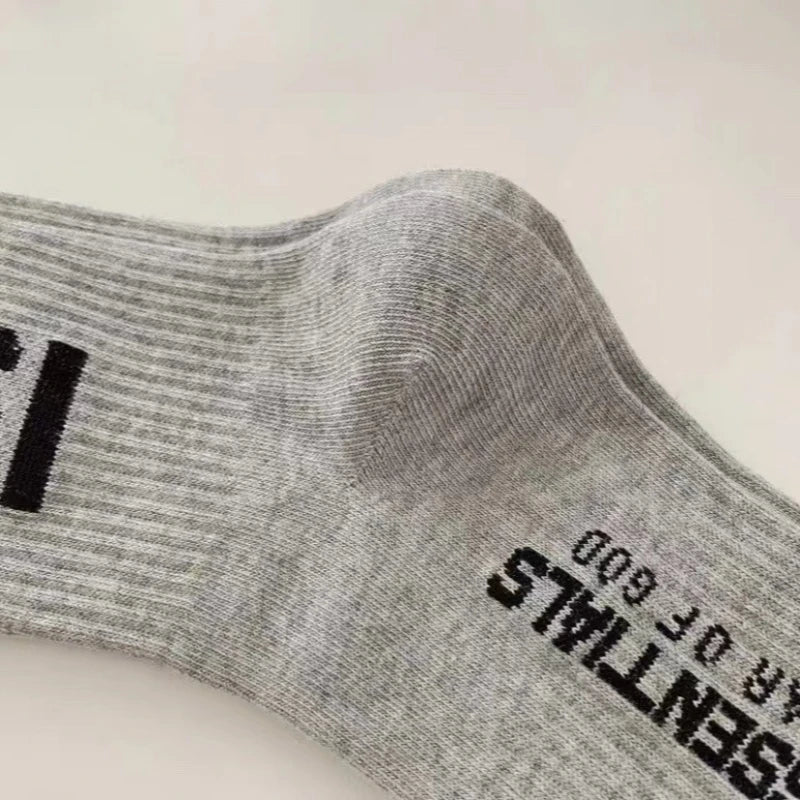 4 Pairs Hip Hop Socks Men Women Cotton Skateboard Socks Fashion Alphabet Gift Couple Casual Breathable Sports Luxury Socks
