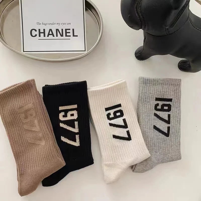 4 Pairs Hip Hop Socks Men Women Cotton Skateboard Socks Fashion Alphabet Gift Couple Casual Breathable Sports Luxury Socks